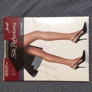 Hanes Silk Reflections Silky Sheer Panty Hose